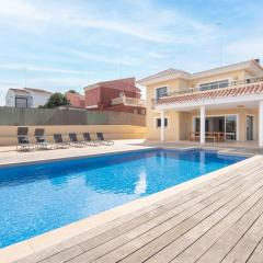 Luxury villa with swimmingpool