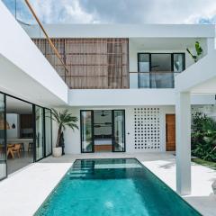 NEW Canggu Rooftop, 3BR Pool, Bathtubs & Luxe Balcony