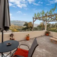 Agapi's Charming Retreat - Rustic Escape By Chania