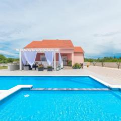 Beautiful villa Maris with pool
