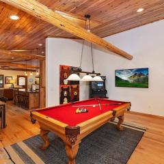 Elk Lodge Hot Tub Game Room
