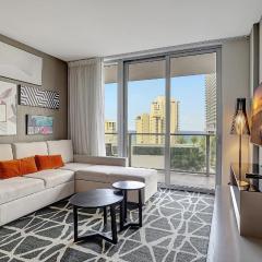 Elegance by the Ocean - 2BD Hyde House Gem with LUXURY RESORT AMENITIES