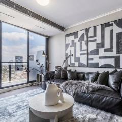 VAQUAY Enigma In Southbank