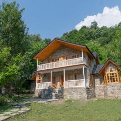 Somvan Chalet by Mick-Hans