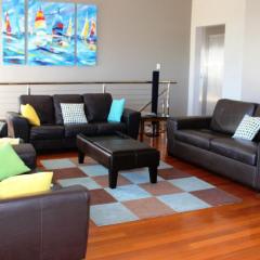 Stylish Contemporary Townhouse, Wifi, Air - Con