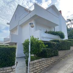 Red Hill Beach House - stunning 3-story residence