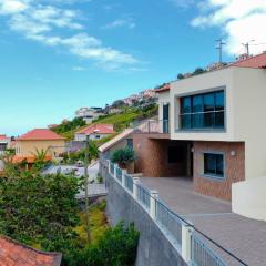 Capela's House by LovelyStay