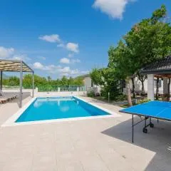 Beautiful Home In Zagvozd