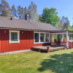 Beautiful Home In Rockneby With Ethernet Internet
