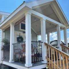 Riverfront Tiny House- AMAZING VIEWS