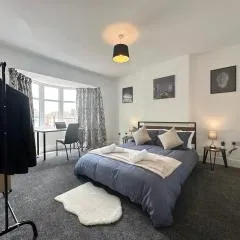 Spacious Detached Home with Ample Parking on the Private Drive