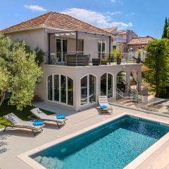 3 Bedroom Beautiful Home In Zadar
