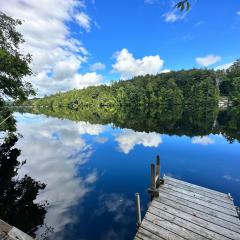 Lake Luzern Cottage with dock close to Lake George