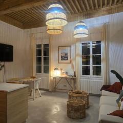 Bel appart, Clim, parking, 150m du Vieux Port, 50 m2