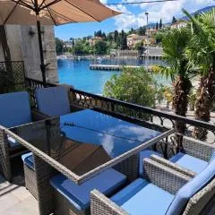 Apartment by the sea