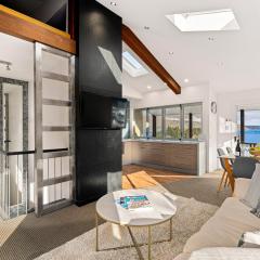 Central Style - 3 Bedroom Townhouse with Lakeview