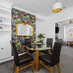Totland Retreat Cosy Garden Flat Entire Home Pass The Keys