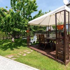 Beautiful Apartment Fratta with garden in Tar