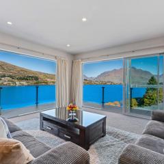 Lakefront Penthouse Apartment with 270-degree view