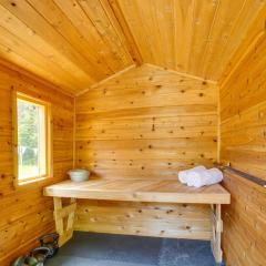 The I House Interlochen Home Sauna and Fireplace