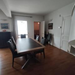 CHAMBRE 1 CALME PROCHE GARE, CENTRE VILLE et FESTIVAL