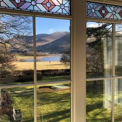 Trigonos - Peaceful Lakeside Vegetarian B&B and Retreat in Eryri National Park