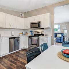 Tropical Beach Bungalow Up - 3 bedrooms - Across Street from Beach - Deck
