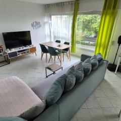 Pointe Rouge à 2mn de la plage - avec petite vue mer