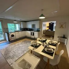 1 bed annex with extra sofa bed ideal for families and business guests