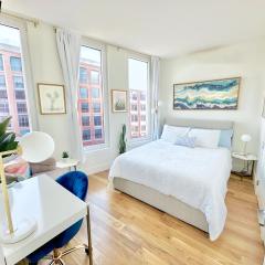 Large One Bedroom - Massive Private Terrace - Luxury Building - Williamsburg - Greenpoint