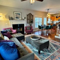 Cozy Asheville Getaway w HotTub 8 min from downtown!