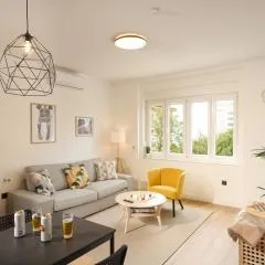 Apartment Fabula near city beach, fast Wi-fi, two bedrooms