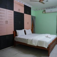 Grand Deluxe AC Room