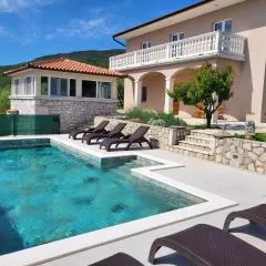 House Olive Bay View