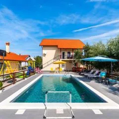 Spacious Holiday Home Joy with pool and playground, Suhovare