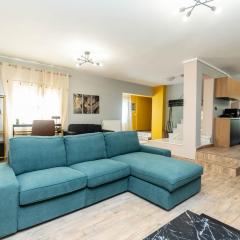 Heated Pool Villa in Thessaloniki - Urban Oasis