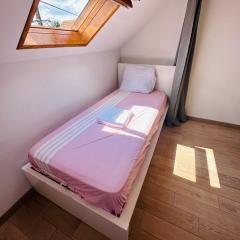 Lit Style Dortoir dans un Maison