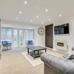 Elegant Bolton Abode - Sleeps 10