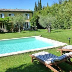 Nice Home In Eyragues With Outdoor Swimming Pool
