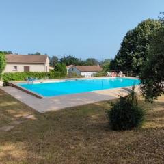 Mini Villa dans une résidence au calme avec piscine! idéal couple avec 1 enfant