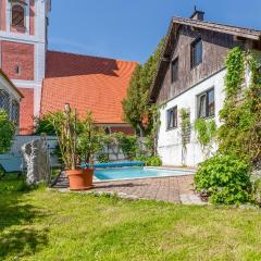 Lovely Apartment In Gottsdorf With Heated Swimming Pool