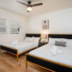 Exposition Park Apt Sleeps 4