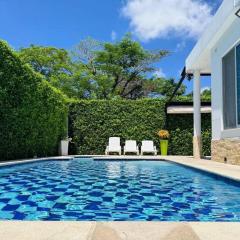 Casa campestre con piscina privada y jacuzzi en Girardot