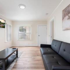 Spacious 2-Bedroom in Lively LA