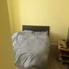 Private Room in Modern Shared Apartment, Central Birmingham