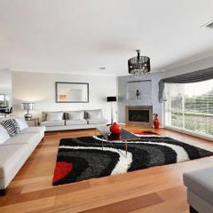 Huge Luxury Home! Mount Waverley