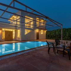 Alaya Stays Raga 2BHK Farmstay with an entertainment lounge