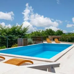 Villa Kamenia