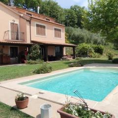 Villa penta Villa con piscina e vista meravigliosa sulla valle del Tevere in Umbria