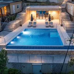 BooRA glamp experience & Heated infinity pool